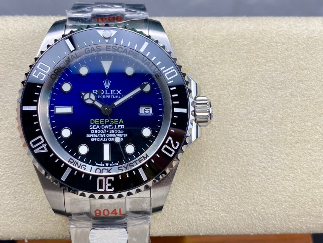 6e7c4c9a7a7716e816ccac64ae9107a1 ROLEX SEA-DWELLER BLUE DIAL 44MM - Image 1